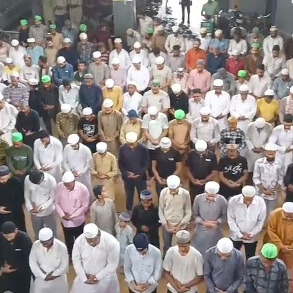 मुजफ्फरनगर में जुमे की नमाज शांतिपूर्ण संपन्न:पुलिस ने की सतर्क निगरानी, एसपी नगर ने सुरक्षा का जायजा लिया