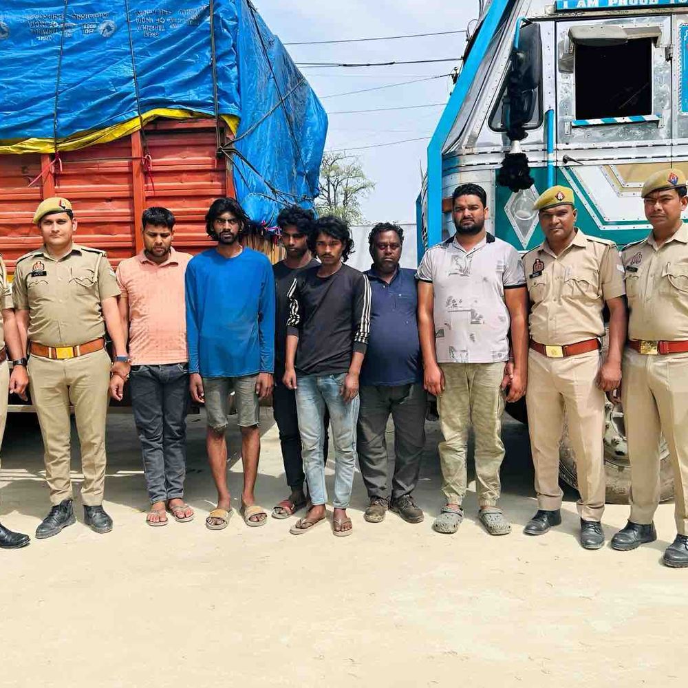 गाजियाबाद में लोहे की चोरी का खुलासा:6 आरोपी गिरफ्तार, 10 लाख का लोहा और 2 ट्रक बरामद