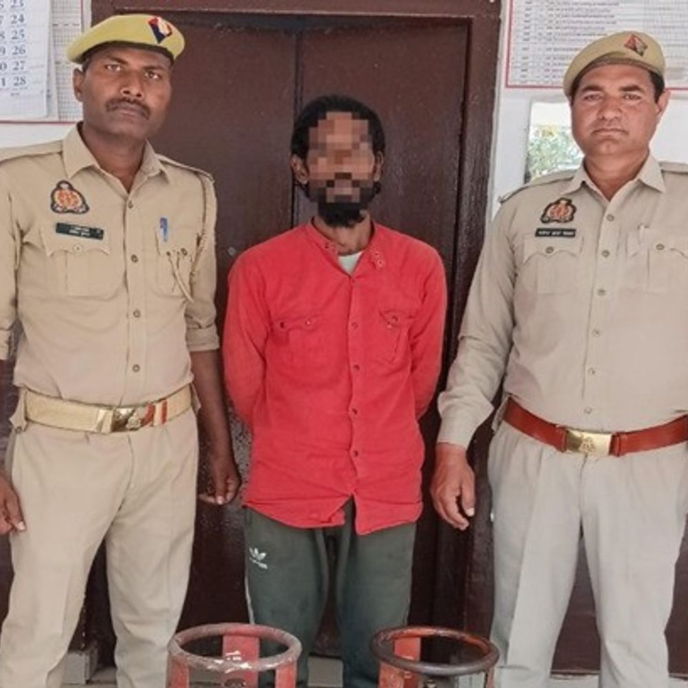 सिलेंडर चोरी में एक गिरफ्तार:बिजनौर पुलिस ने आरोपी से दो चोरी के सिलेंडर बरामद किए