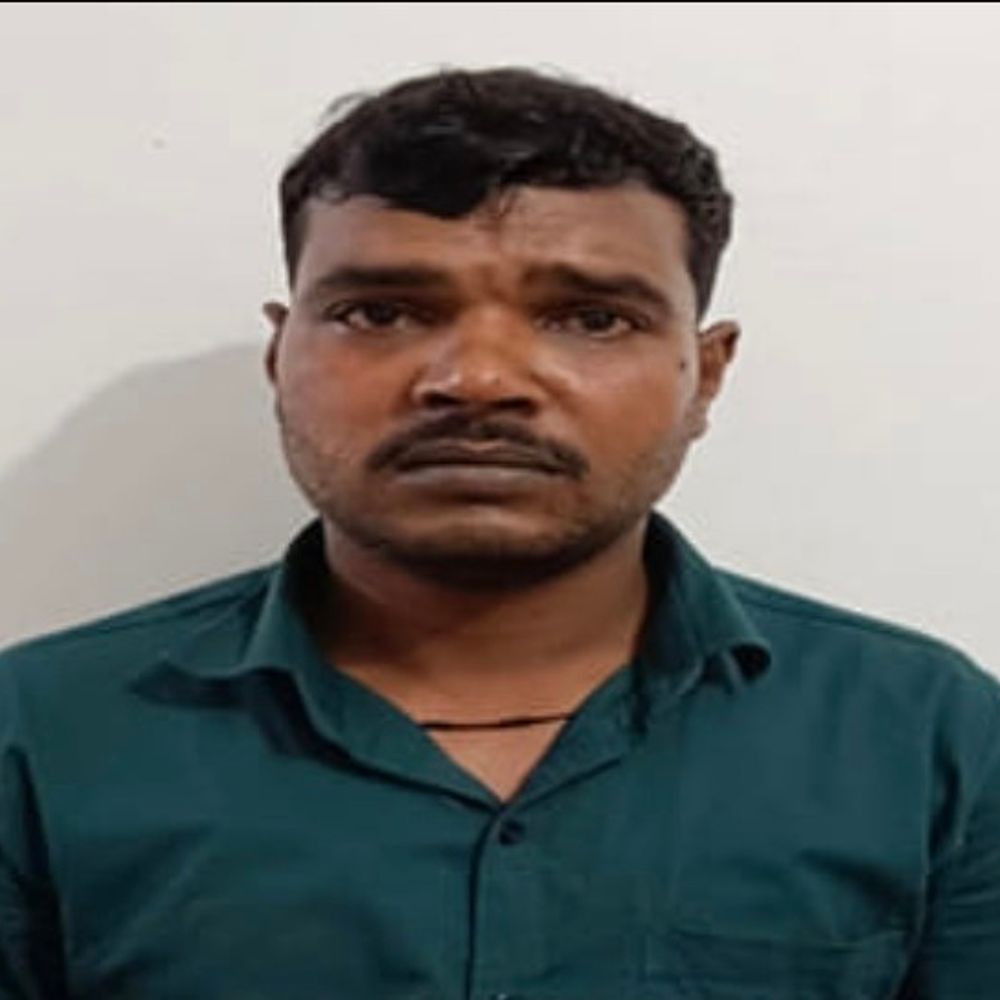 कछौना ज्वेलरी चोरी का वांछित शातिर गिरफ्तार:15 माह बाद बरेली से पकड़ा गया शातिर, कई मुकदमे दर्ज