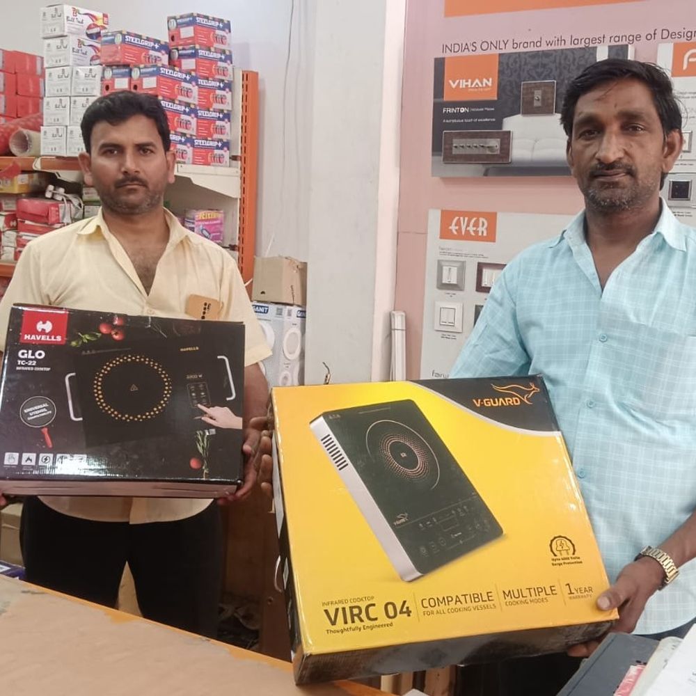 अमेठी में गैस सिलेंडर की किल्लत से लोग परेशान:बाजारों में इंडक्शन चूल्हों की बढ़ी मांग, गैस एजेंसियों के बाहर 4 दिन से लग रही लाइन