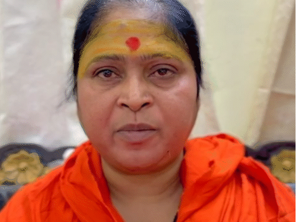 महामंडलेश्वर हनीट्रैप केस में सामने आई साध्वी मंदाकिनी:वीडियो जारी कर कहा- मेरी हत्या हो सकती है,अखाड़ा परिषद के अध्यक्ष पर लगाए आरोप