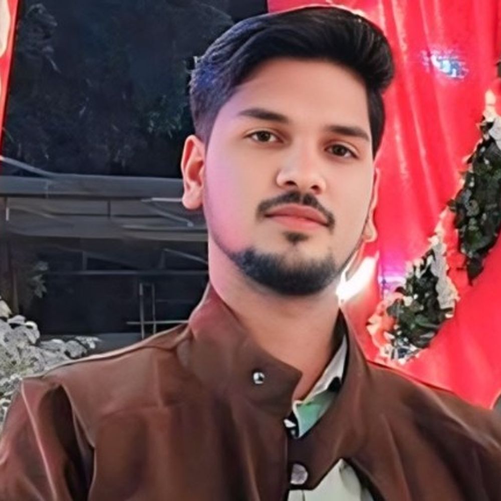 औरैया में सड़क हादसे में भतीजे की मौत:तेज रफ्तार वाहन ने बाइक को मारी टक्कर, चाचा घायल