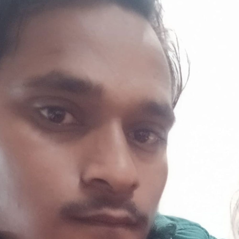 फर्रुखाबाद में बाइक फिसलकर गड्ढे में गिरी, युवक की मौत:पत्नी और बेटे घायल, रात में शादी से लौटते समय हुआ हादसा