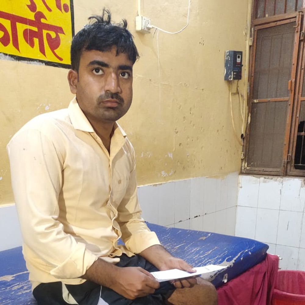 बहराइच में तेंदुए का हमला, बाइक सवार युवक घायल:ककरहा वन रेंज में शोर मचाने पर बची जान