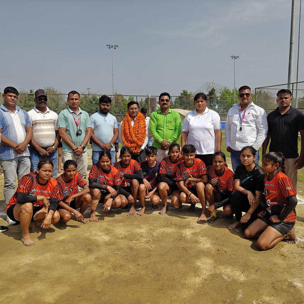 मऊ स्टेडियम ‘ए’ और ‘बी’ ने जीते कबड्डी खिताब:जूनियर बालक-बालिका वर्ग प्रतियोगिता रोमांचक मुकाबलों के बीच संपन्न