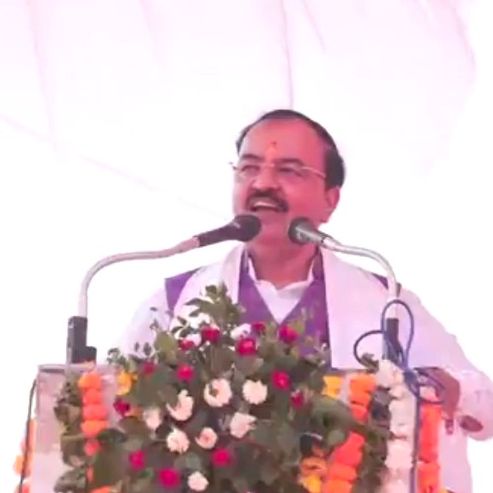 डिप्टी सीएम केशव मौर्या ललितपुर पहुंचे,सरस मेले का किया शुभारंभ:कहा- देश में गैस की किल्लत नहीं, राहुल-अखिलेश फैला रहे अफवाह