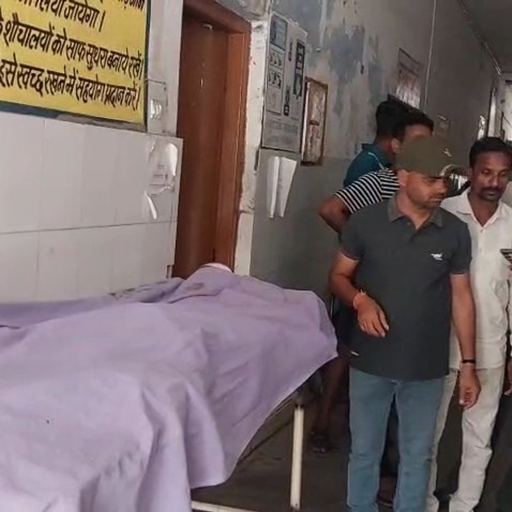 पीलीभीत में पिकअप की टक्कर से बाइक सवार की मौत:महिला और तीन बच्चे घायल, बहनोई के साथ शादी समारोह में जा रही थी