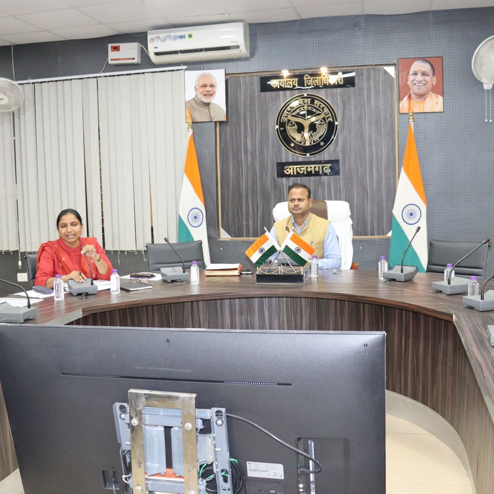 आजमगढ़ में गैस की आपूर्ति को लेकर डीएम की बैठक:ग्रामीण क्षेत्रों में 45 दिन और शहरी क्षेत्र में 25 दिन बाद होगी गैस की बुकिंग