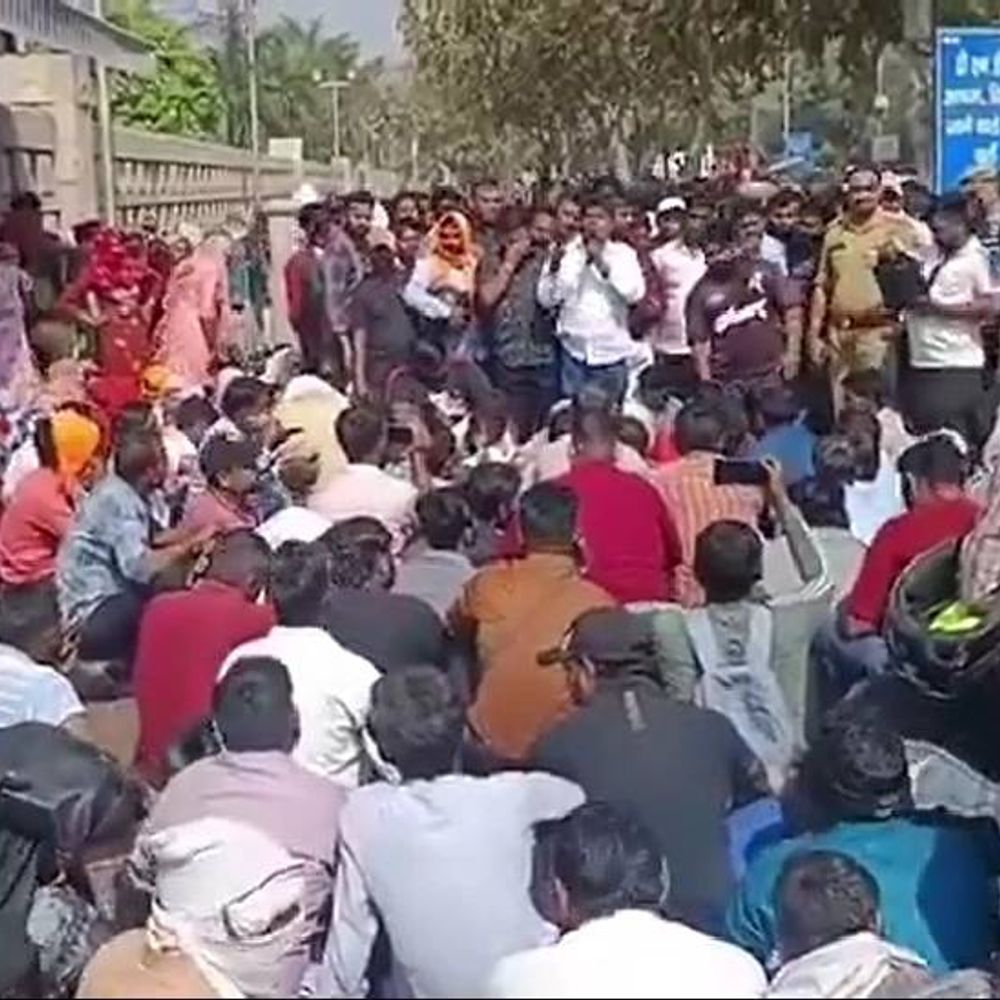 नोएडा में 100 सफाई कर्मियों को हटाया:15 ठेकेदारों को जारी किया गया नोटिस, दलित प्रेरणा स्थल पर किया था प्रदर्शन