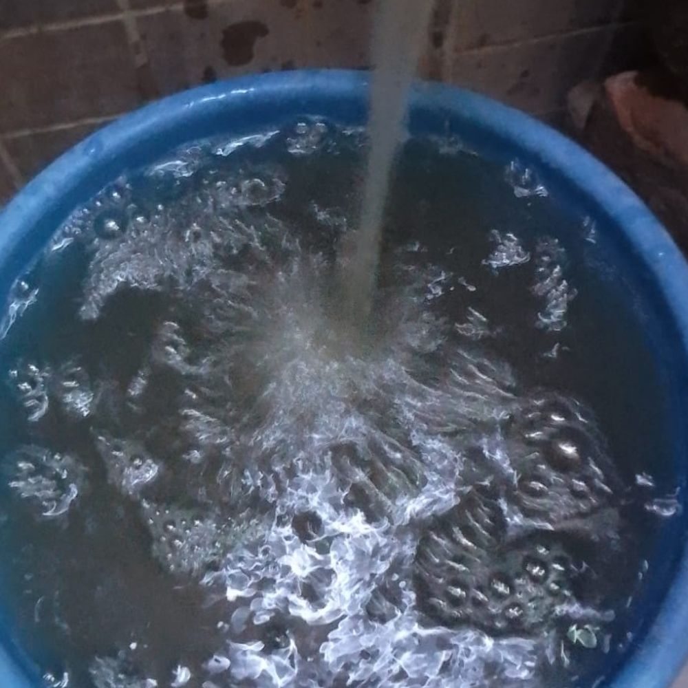 नगर निगम की टंकी से फिर आया दूषित पानी:मेरठ में नाला बनने से फटी पाइपलाइन, 5000 लोग प्रभावित