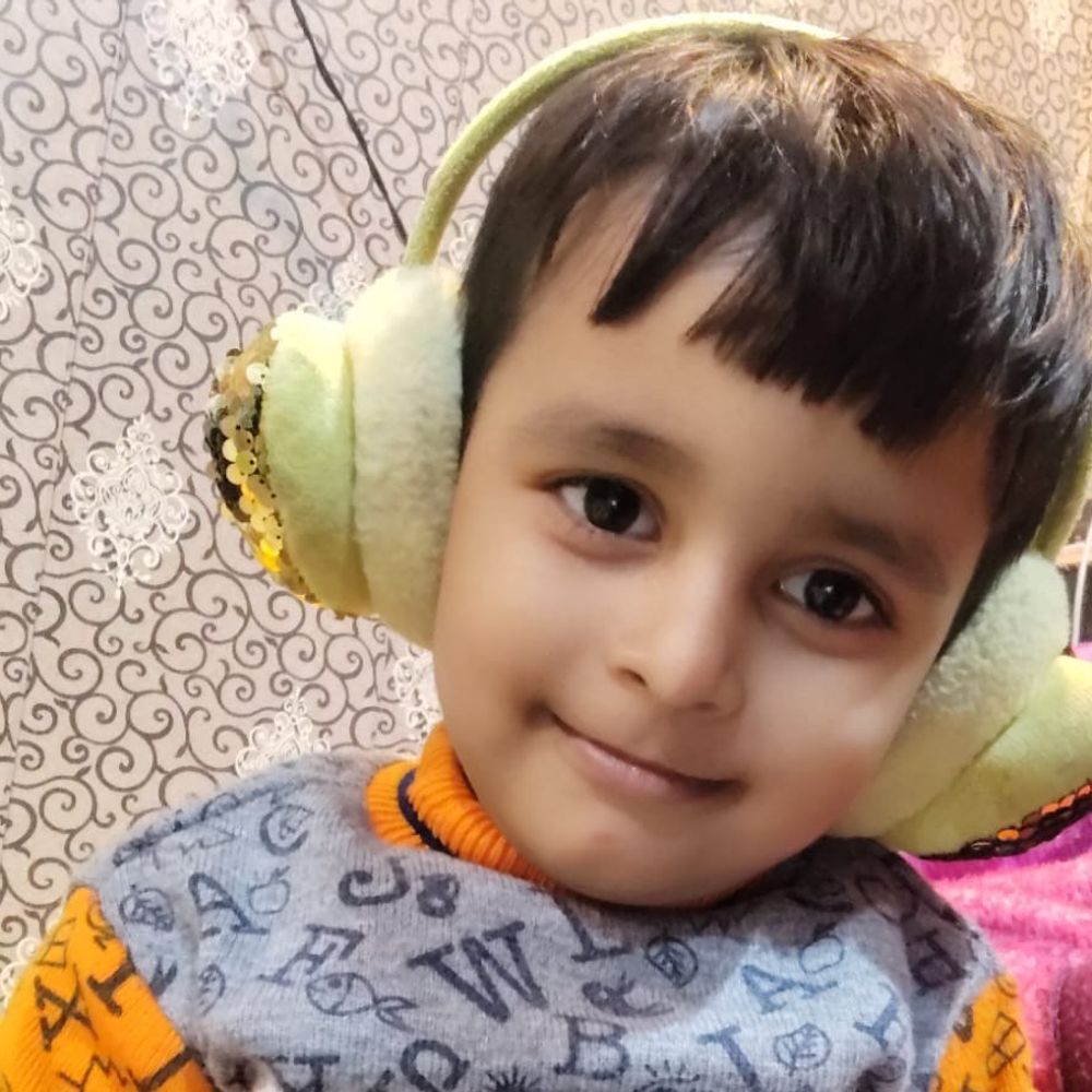 लखनऊ में 4 साल के बच्चे की संदिग्ध मौत:शरीर पर पिटाई के निशान, मौसी बोलीं- सौतेली मां और पिता ने करंट लगा-पीटकर मार डाला