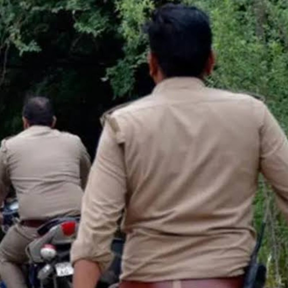 अयोध्या में पुलिस वर्दी पहनकर ठगी, दो व्यापारी शिकार:सरसों बेचने के बहाने 90 हजार रुपए ठगे, सीओ बोले-जल्द होगा खुलासा