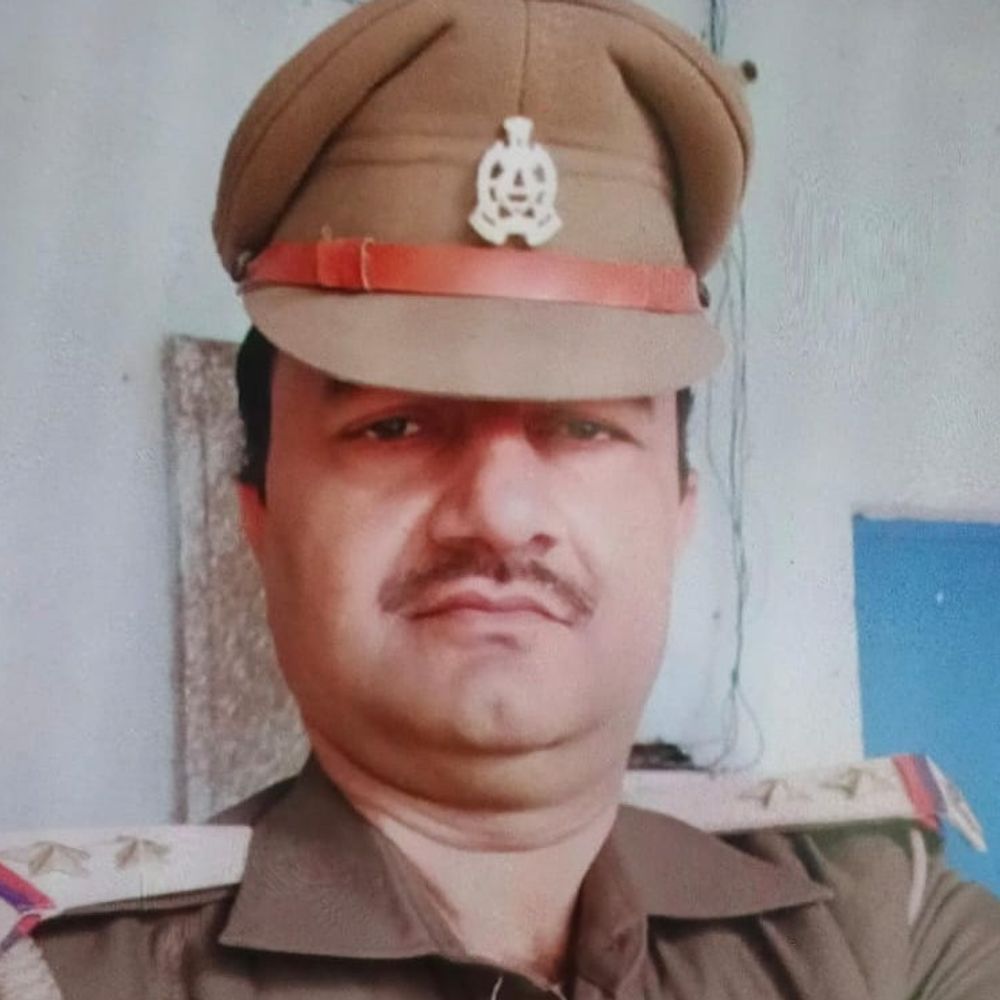 मनोकांत शुक्ला हत्याकांड: चौकी इंचार्ज लाइन हाजिर:उन्नाव पुलिस की कार्यशैली पर ग्रामीणों में आक्रोश, SP ने की कार्रवाई