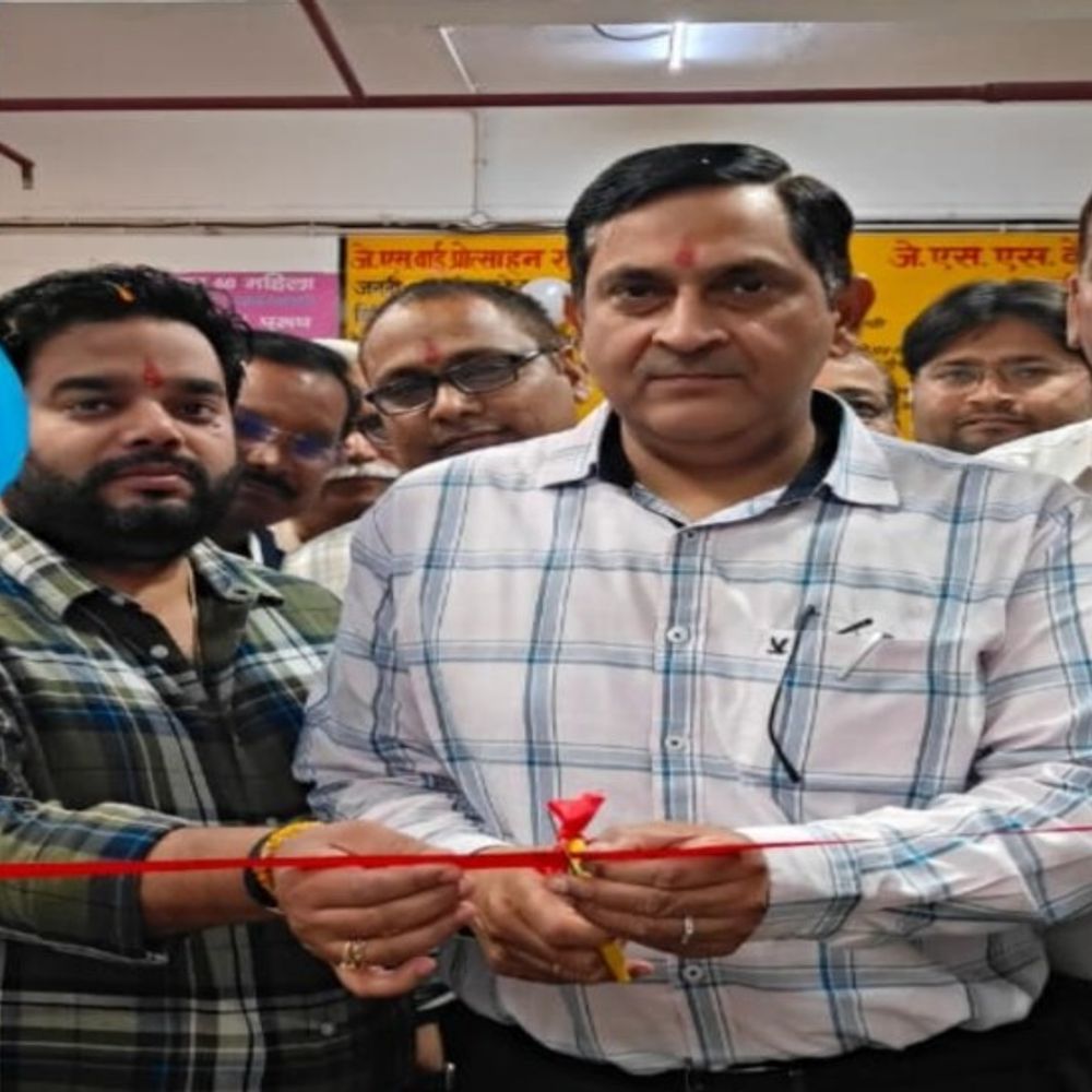 जिला महिला चिकित्सालय में सर्वाइकल कैंसर टीकाकरण अभियान शुरू:सीएमओ ने किया शुभारंभ, 14 साल की किशोरियों को मुफ्त लगेगी एचपीवी वैक्सीन