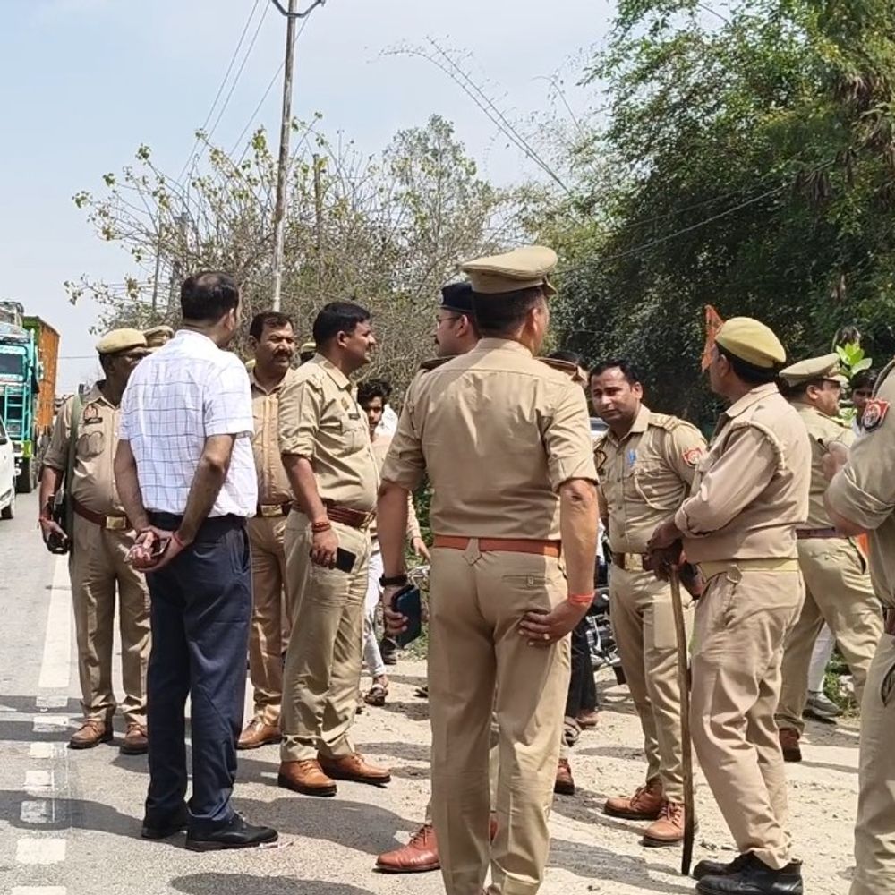 बांदा में ट्रक की टक्कर से नाबालिग छात्र की मौत:स्कूल से वापस घर लौटते समय हुआ हादसा, भाई गंभीर घायल