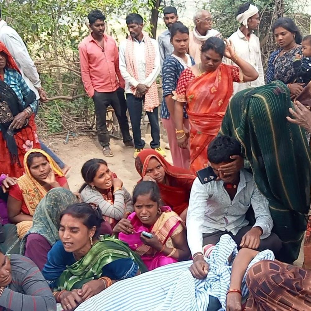 अवैध खनन के दौरान मजदूर टीले में दबा, मौत:हमीरपुर में मौरंग का टीला अचानक ढहा, इलाज के दौरान तोड़ा दम