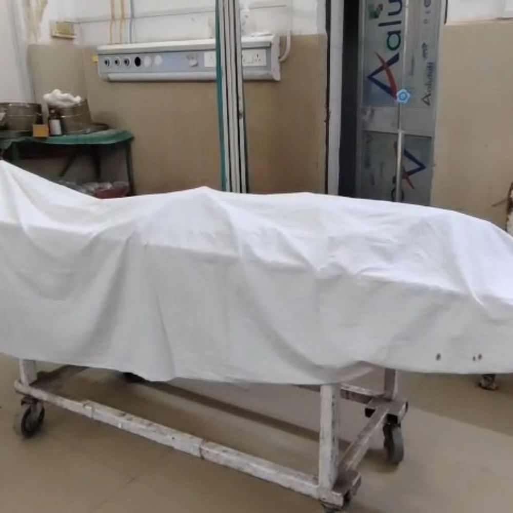 फतेहपुर में गंगा में डूबे तीन छात्र, एक की मौत:फतेहपुर के ओम घाट पर नहाते समय हादसा, दो को बचाया गया