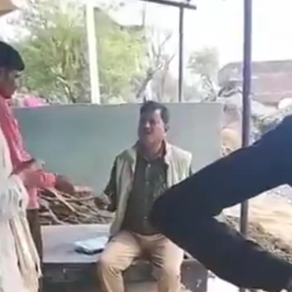 बांदा में दीवाना का रिश्वत लेते वीडियो आया सामने:एसपी ने किया लाइन हाजिर, सीओ अतर्रा को जांच सौंपी