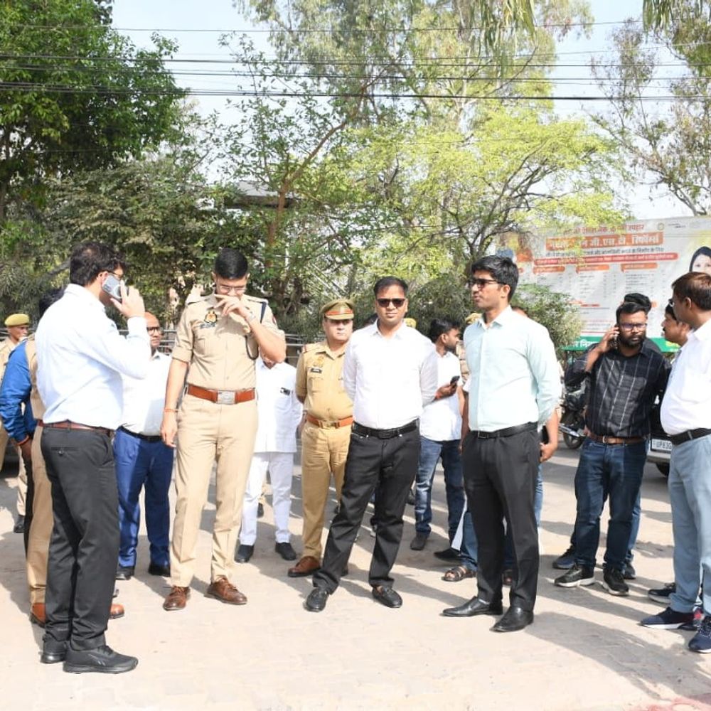 फिरोजाबाद में ईद, अलविदा जुमे की तैयारी तेज:डीएम-एसएसपी ने ईदगाह मैदान का निरीक्षण कर व्यवस्थाएं परखीं