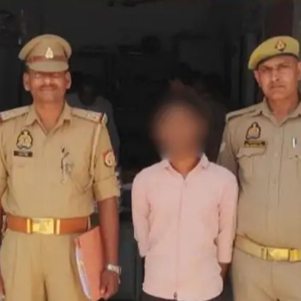 साढ़ पुलिस ने नाबालिग से दुष्कर्म के आरोपी को पकड़ा:जेल भेजा, रिश्ते में पारिवारिक चाचा लगता है आरोपी