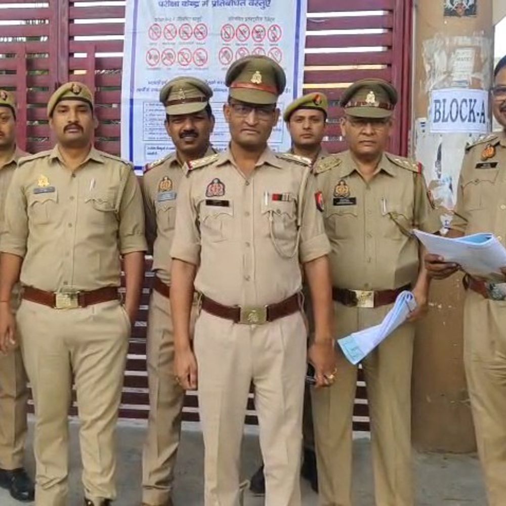 अमरोहा में दरोगा भर्ती परीक्षा शुरू:19584 अभ्यर्थी आजमा रहे किस्मत, कड़ी सुरक्षा के इंतजाम