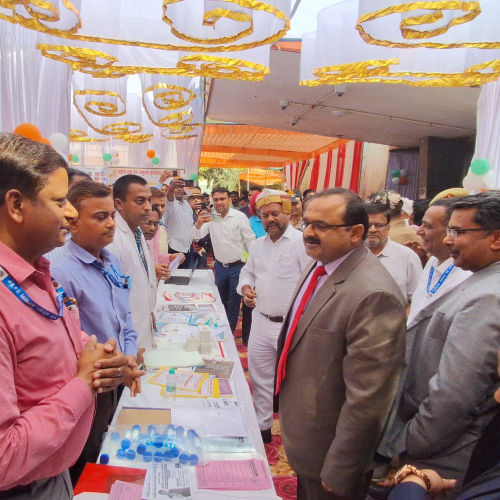 गाजीपुर लोक अदालत में 1.24 लाख मामले निपटाए गए:1.34 लाख में से सुलह-समझौते से समस्याओं का समाधान