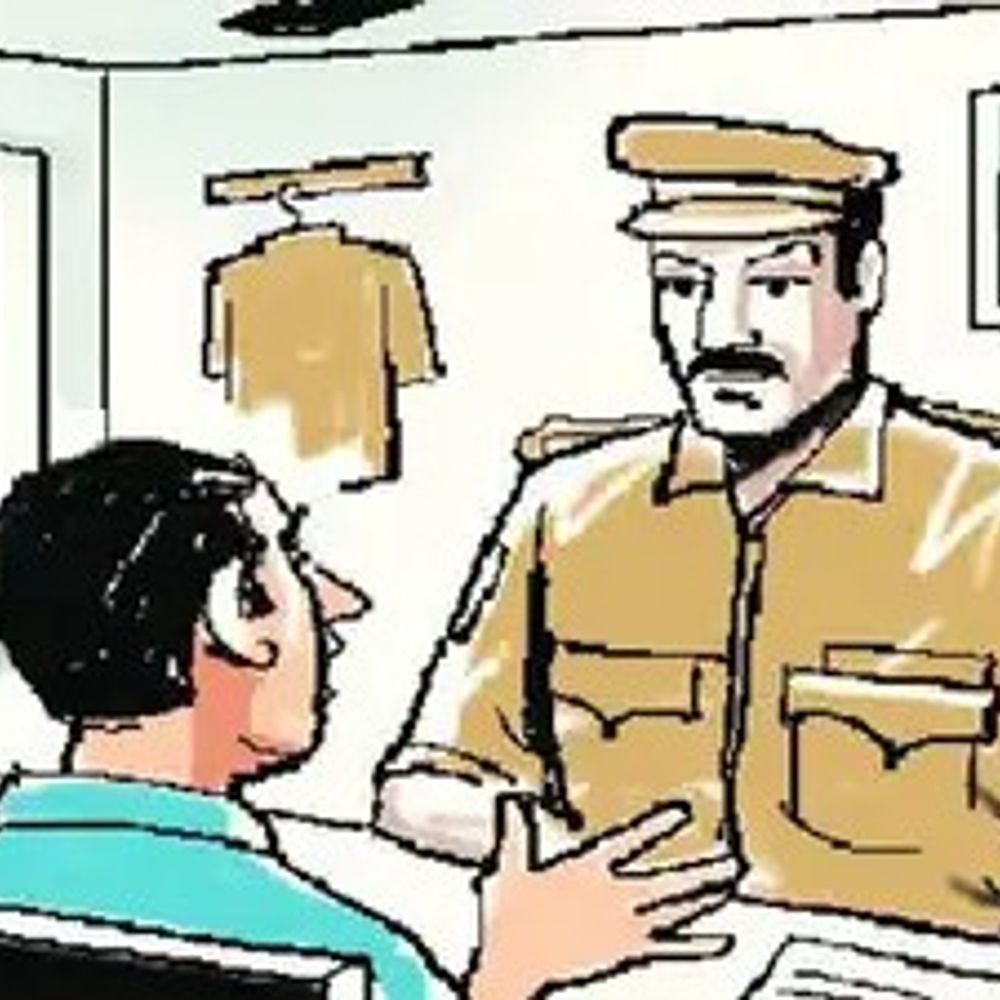 लखनऊ में डंपर की टक्कर से पांच लोग घायल:एक ही परिवार के सदस्य गंभीर, पुलिस ने रिपोर्ट दर्ज की