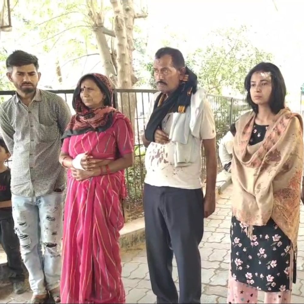 संपत्ति विवाद में भाई ने परिवार पर किया हमला:बांदा में 4 लोग गंभीर घायल, पुलिस जांच में जुटी