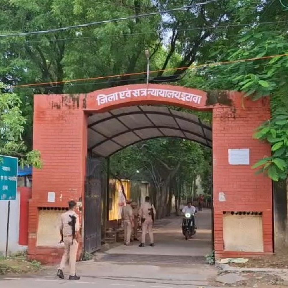 दुष्कर्म-पॉक्सो एक्ट में आरोपी को 25 साल की सजा:इटावा कोर्ट ने 50 हजार रुपए का जुर्माना भी लगाया