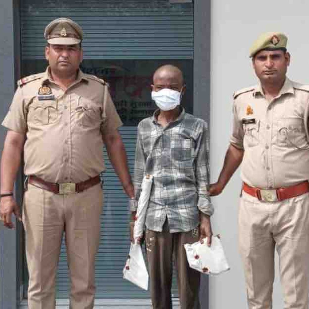 गाजियाबाद में बेटे ने मां की कुल्हाड़ी से हत्या की:बचने के लिए पड़ोसियों पर लगाया झूठा आरोप, पुलिस पूछताछ में खुला राज