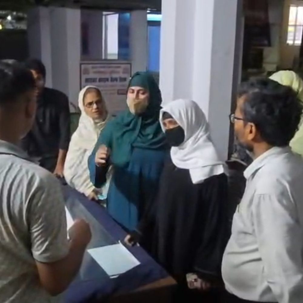 भाजपा नेता समेत 4 पर लूट, फायरिंग का आरोप:फतेहपुर में महिला बोली- घर में घुसकर मारपीट की, पुलिस से शिकायत