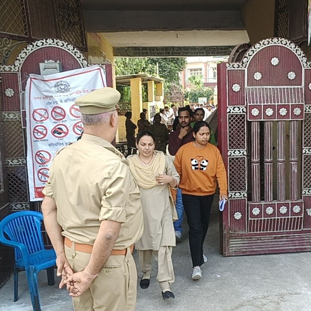 यूपी SI भर्ती परीक्षा का पहला पेपर आसान:शामली में अभ्यर्थियों ने जताई खुशी, चयन की उम्मीद बढ़ी