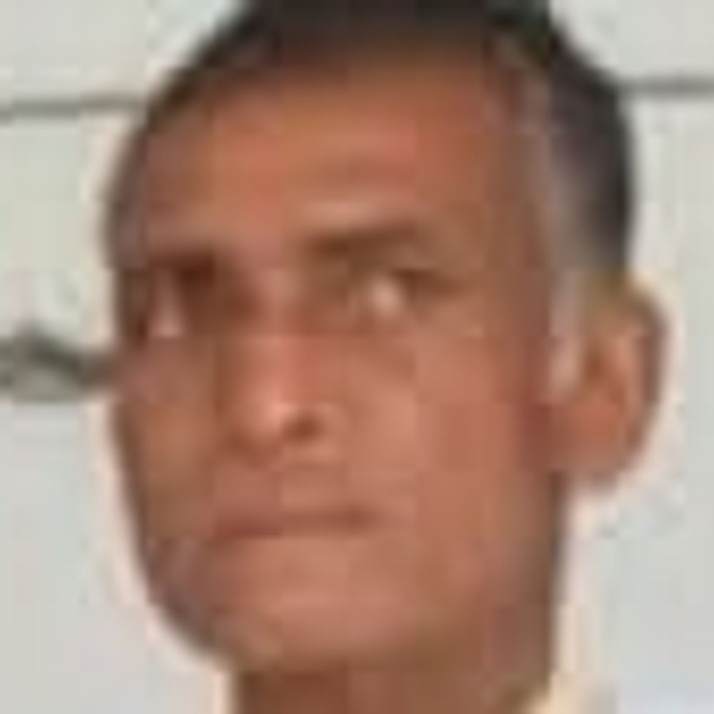 देवरिया में कॉलेज कर्मचारी की मौत:यज्ञ में जाते समय बाइक ने मारी टक्कर, घर से 100 मीटर दूर हादसा