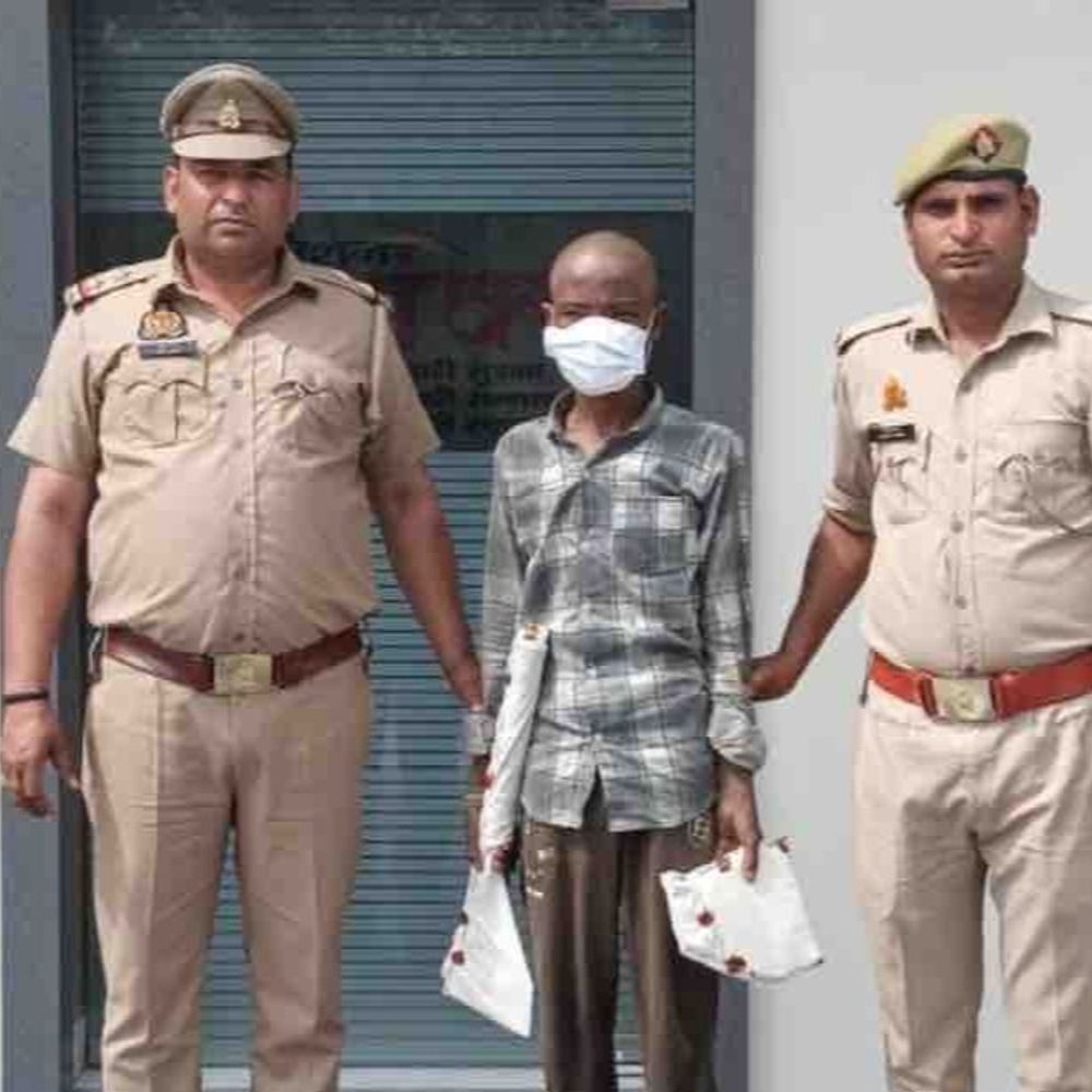 यूपी की बड़ी खबरें:गाजियाबाद में बेटे ने मां की कुल्हाड़ी से की हत्या, बचने के लिए पड़ोसियों पर लगाया आरोप