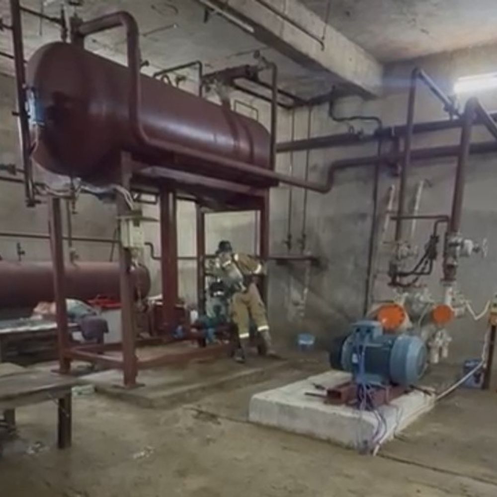 कोल्ड स्टोरेज में अमोनिया गैस रिसाव; 4 घंटे हड़कंप:फतेहपुर में तीन गांवों के लोग आधी रात को जगे, 500 मीटर पर भंडारा हुआ था