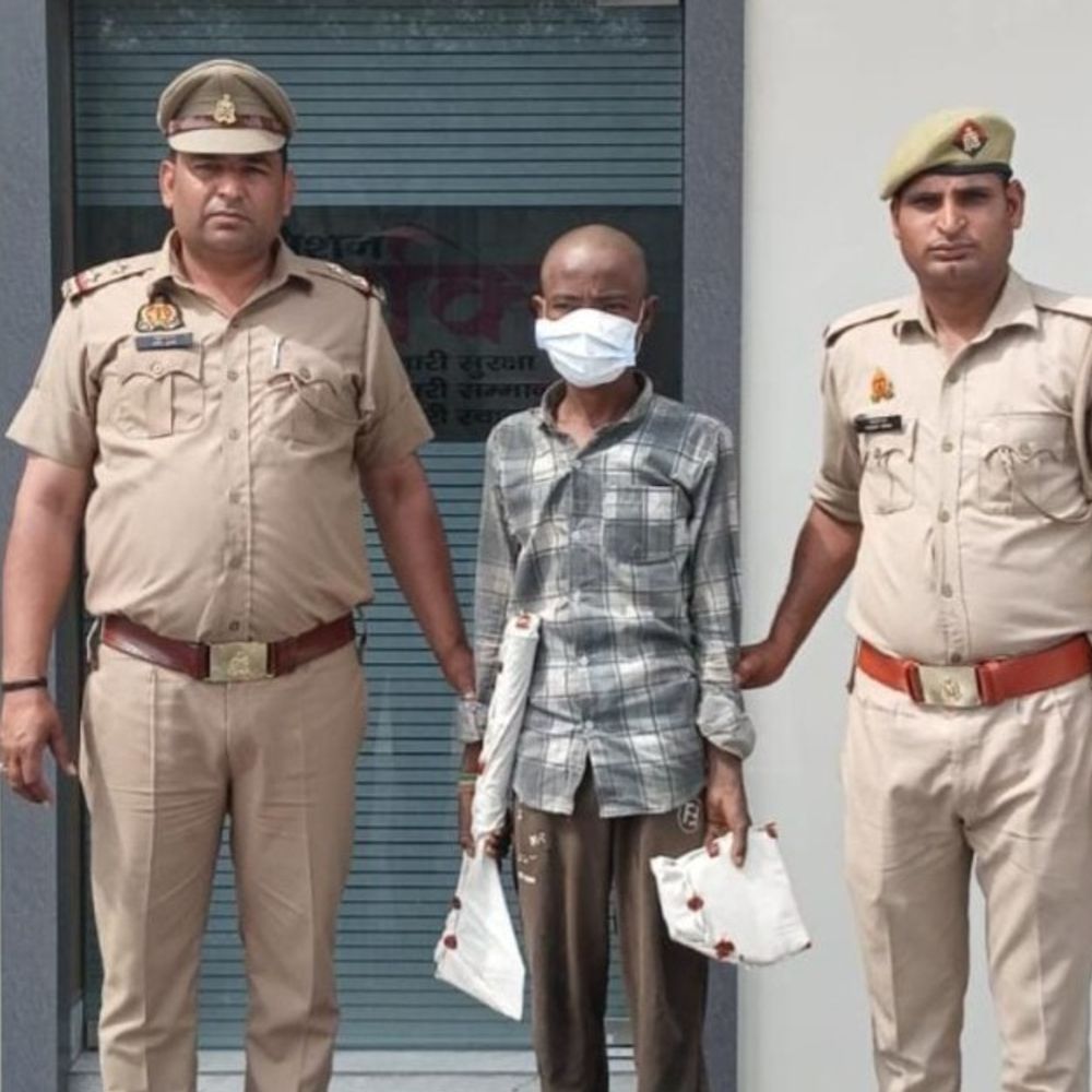 गाजियाबाद में मां की कुल्हाड़ी से की थी हत्या:बेटे ने पड़ोसियों को फंसाने की रची साजिश