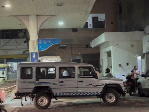 हरियाणा में गैस के बाद पेट्रोल-डीजल की सप्लाई पर नजर:  सभी पंप संचालकों को आदेश, जरूरत से ज्यादा तेल न दें, डीजल की डिमांड बढ़ी – Hisar News