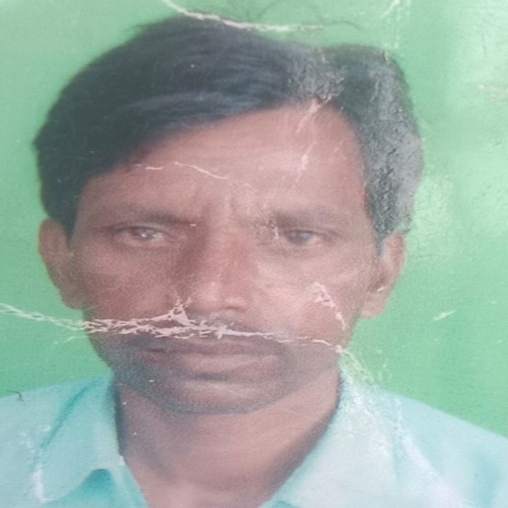 शाहजहांपुर में मेडिकल स्टोर पर इंजेक्शन से मौत:पेट दर्द होने पर बेटा दवा दिलाने ले गया था, बोला- 5 मिनट बाद पापा बेहोश होकर गिर गए