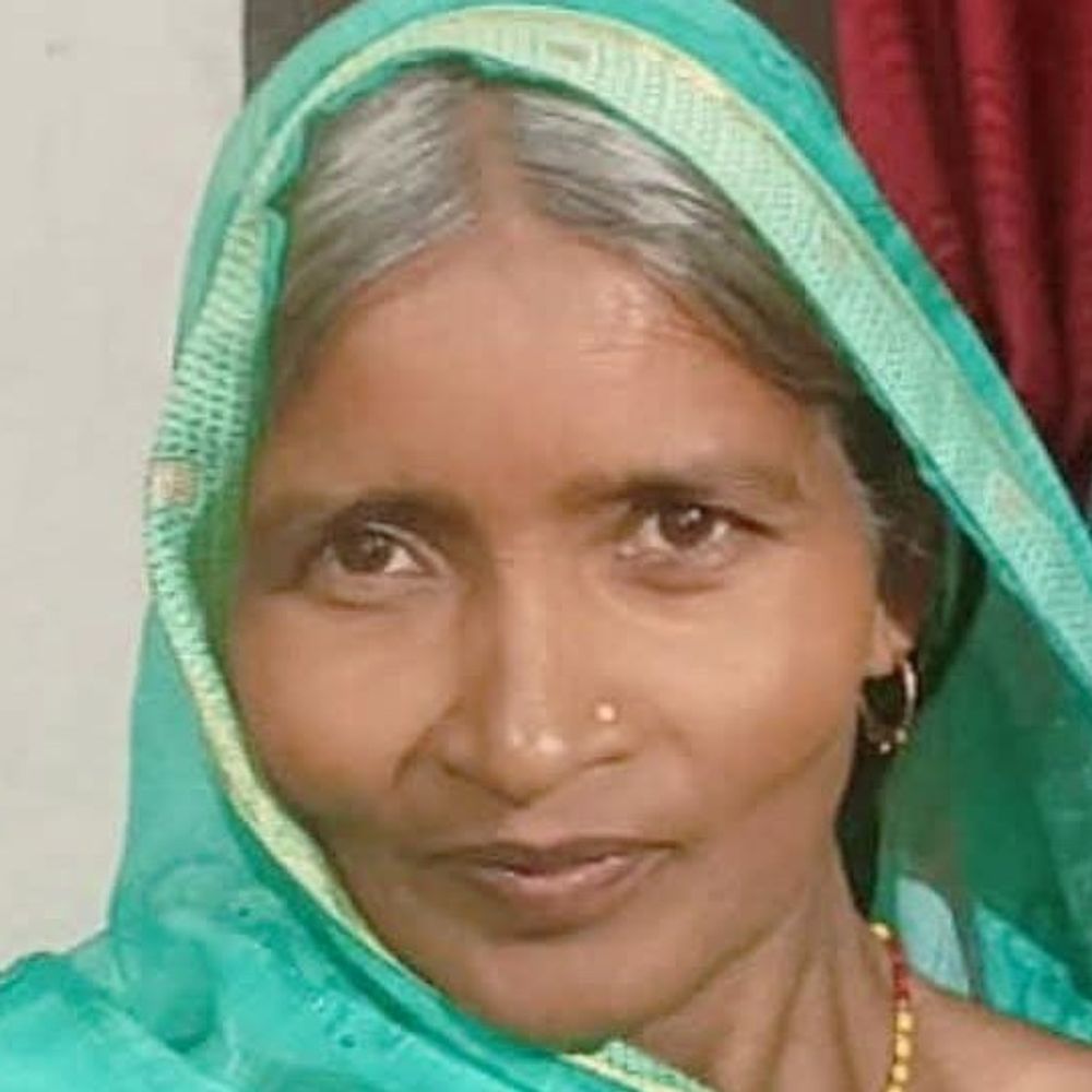 पोस्टमार्टम रिपोर्ट में बुजुर्ग महिला की हत्या की पुष्टि:संतकबीरनगर में कथा सुनने घर से निकली थी, खेत में मिला शव, जेवर गायब