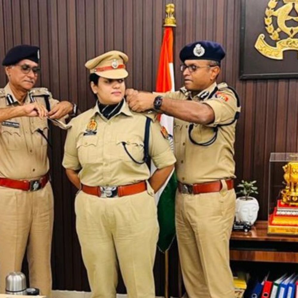 अफसरों की हत्या के बाद बदायूं SSP ब्रजेश सिंह नपे:कासगंज की SP अंकिता शर्मा को भेजा गया; यूपी में 7 IPS अफसरों के तबादले