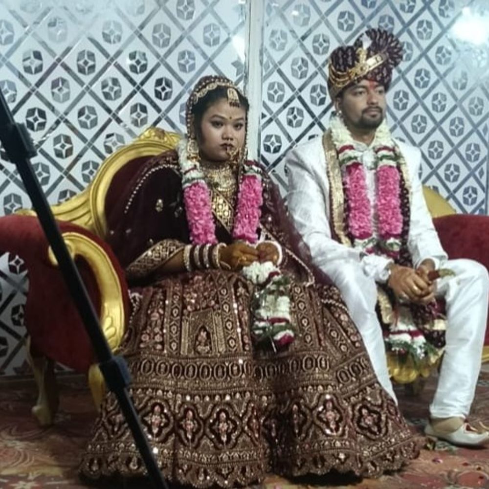 आगरा में शादी के 38 दिन बाद विवाहिता की मौत:परिजनों का आरोप हत्या कर शव लटकाया, 5 दिन पहले पति मायके से ले गया