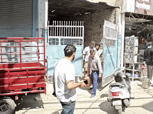 जालंधर में गैस की किल्लत की अफवाह:  एजेंसियों पर उमड़ी भारी भीड़, पैनिक बुकिंग के कारण बंद करने पड़े गेट – Jalandhar News