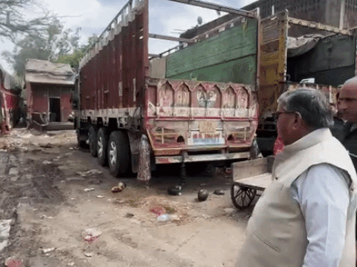 चंडीगढ़ में अव्यवस्था पर प्रशासक की कार्रवाई:  सब्जी मंडी में खामियां में ​मिलने पर 1 कर्मचारी की सेवा समाप्त. 2 सस्पेंड, एजेंसी पर 50 हजार जुर्माना – Chandigarh News