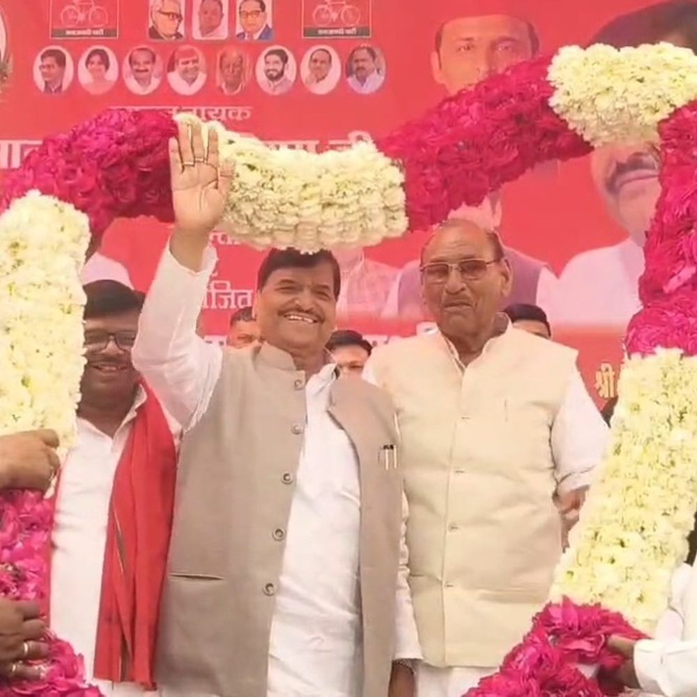 शिवपाल यादव ने कांशीराम जयंती पर सरकार को घेरा:पुलिस भर्ती प्रश्न पर बोले- सरकार समाज को बांटने का काम कर रही, ब्राह्मण का अपमान बताया