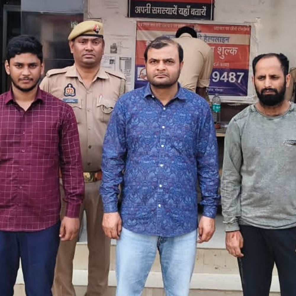 विदेश भेजने के नाम पर ठगी, दो और आरोपी गिरफ्तार:194 पासपोर्ट, 6 लाख कैश, स्कॉर्पियो बरामद, मुख्य आरोपी से पुलिस रिमांड में हुई थी पूछताछ