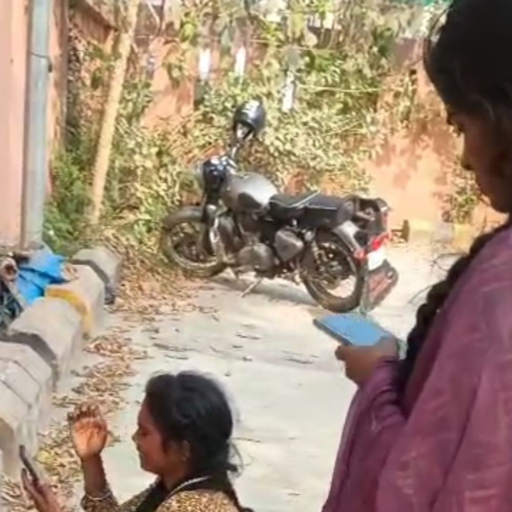 देवरिया में विवाहिता की संदिग्ध हालात में मौत:मायके पक्ष ने हत्या की आशंका जताई, पुलिस ने कुछ लोगों को हिरासत में लिया