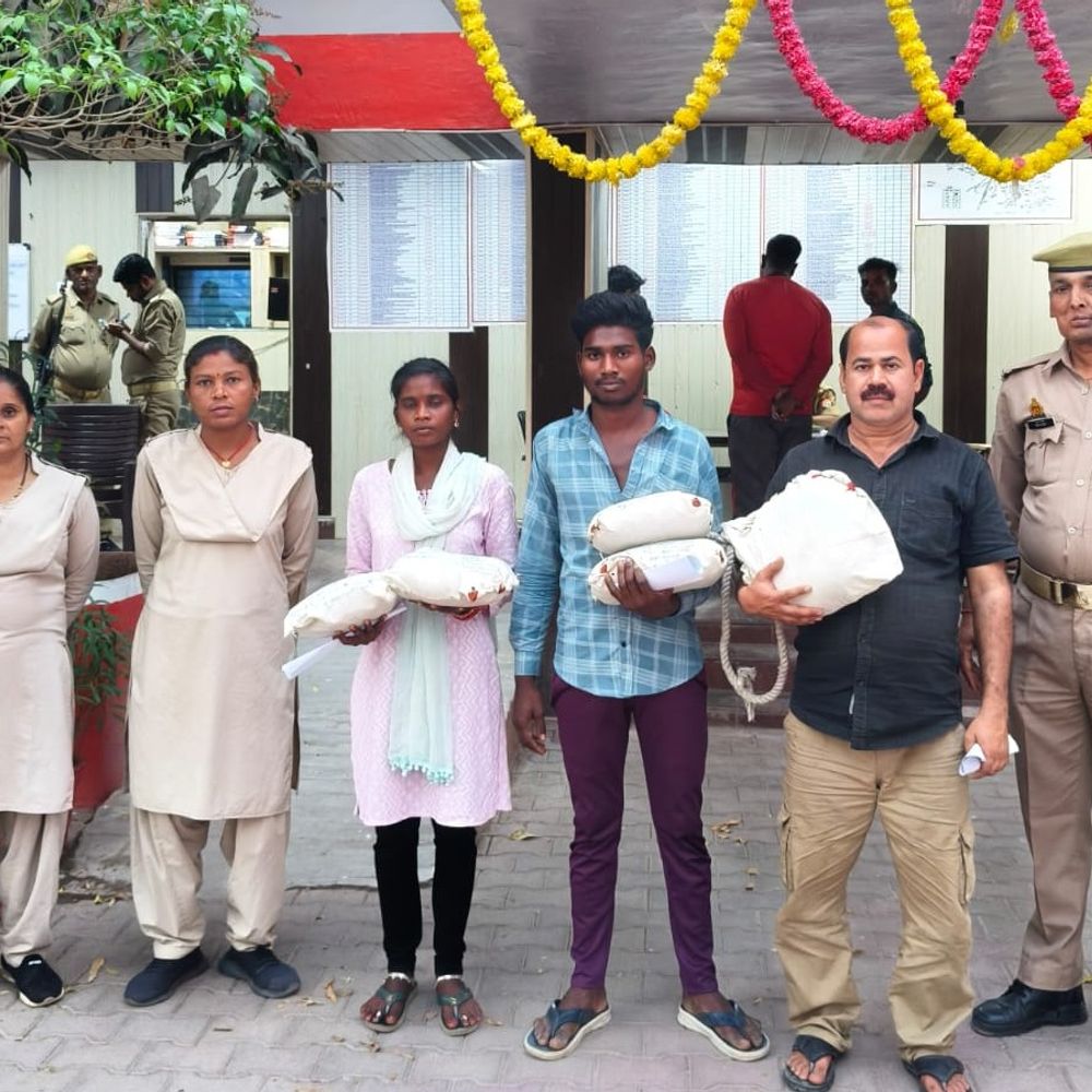 ललितपुर में गांजा के साथ महिला समेत तीन गिरफ्तार:6 किलो गांजा बरामद, पति-पत्नी मिलकर करते थे सप्लाई का काम