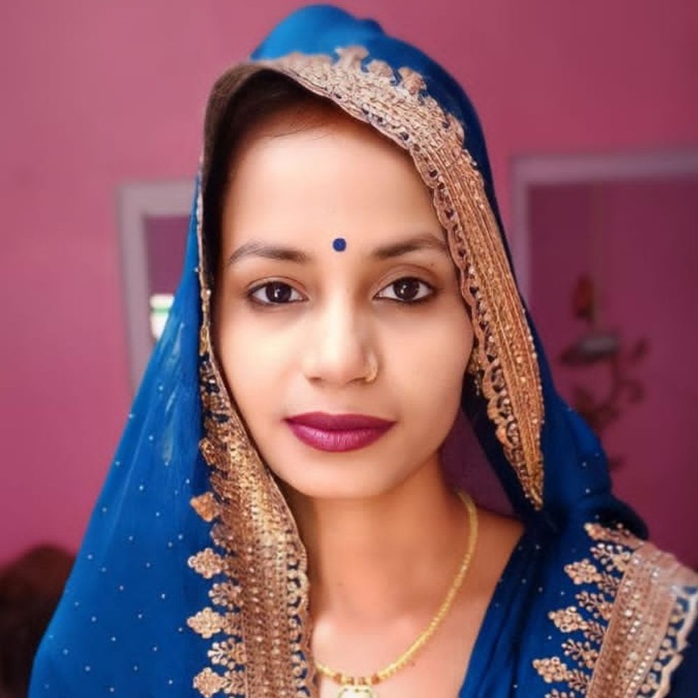 सेवराई में ट्रेलर से कुचलकर नवविवाहिता की मौत:पशुओं को चारा देने जा रही थी महिला, कार क्षतिग्रस्त; परिजनों ने सड़क जाम किया