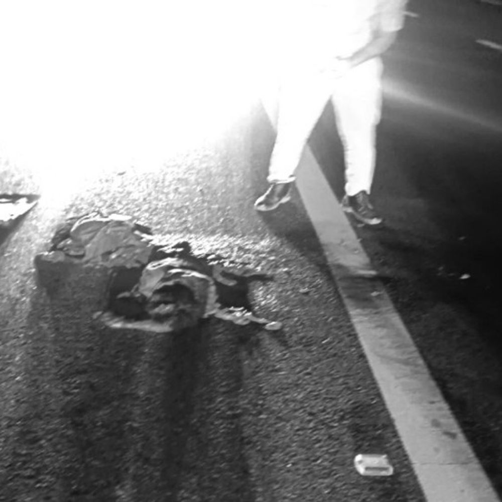 सुल्तानपुर में पूर्वांचल एक्सप्रेस वे पर युवक का मिला शव:क्षत-विक्षत हालत में थी बॉडी, पहचान मुश्किल; तेज रफ्तार वाहन ने रौंदा